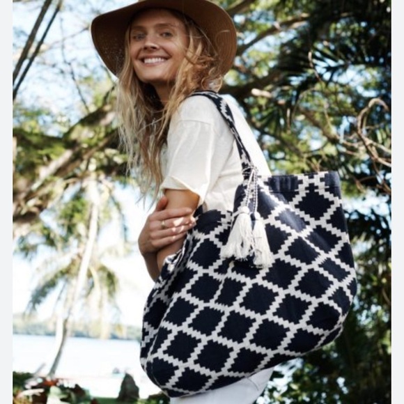 Madewell Amalfi Navy Blue White Jacquard Reversible Geometric Large Tassel Tote - Picture 1 of 16